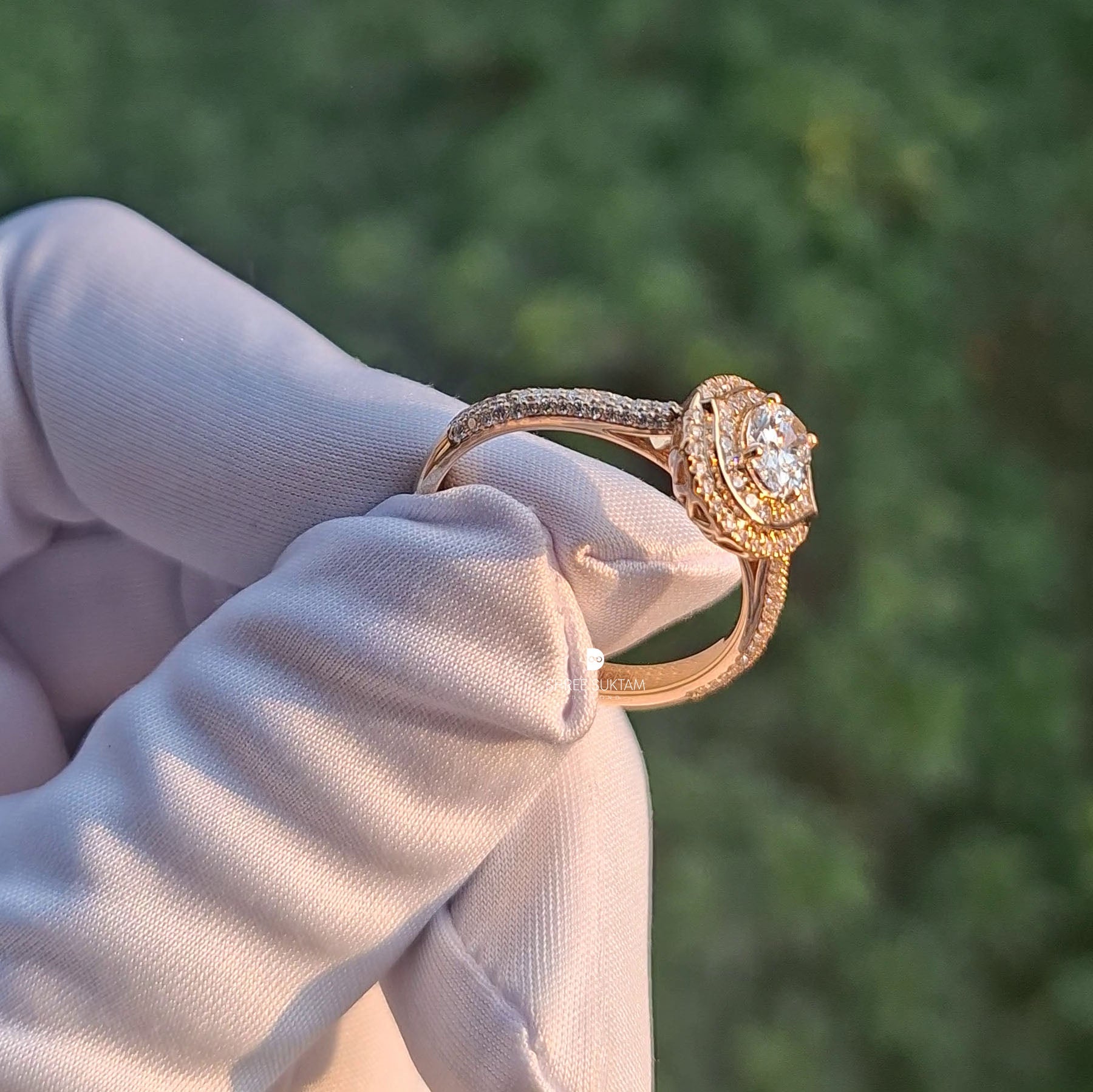 Oval Lab Grown Diamond Halo Engagement Ring Wedding Ring for Women